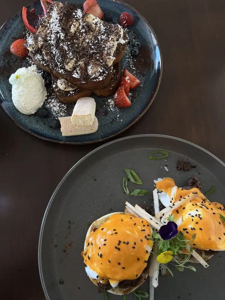 bulgogi benedict and tiramisu toast